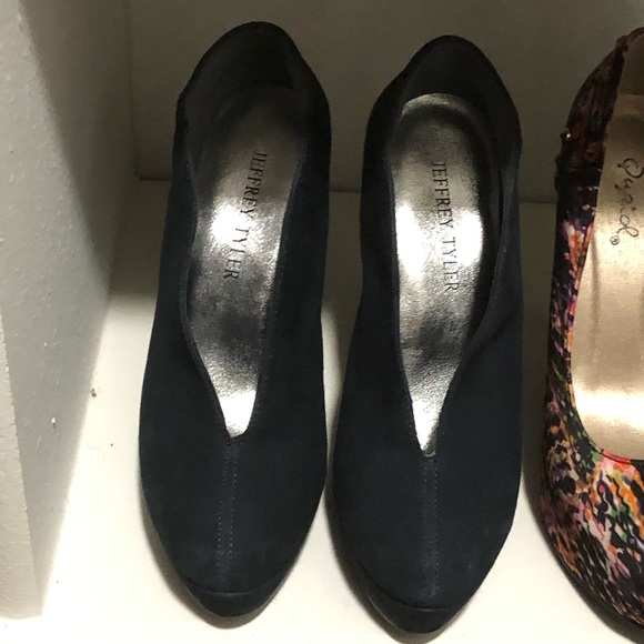 Navy blue stiletto bootie - Picture 2 of 2